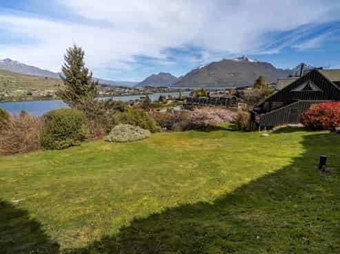 9 & 10/64 Goldfield Heights, Queenstown