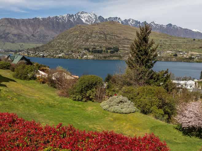 9 & 10/64 Goldfield Heights, Queenstown