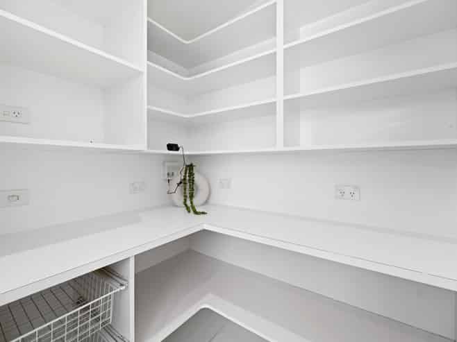 6 Aspen Court, Huntington