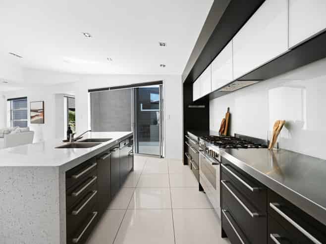 6 Aspen Court, Huntington