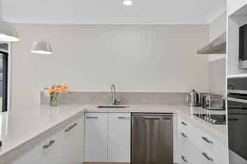 6 Vivien Place, Patumahoe