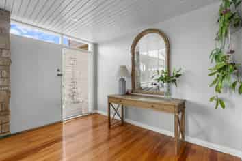 48 Ellesmere Crescent, Pakuranga Heights