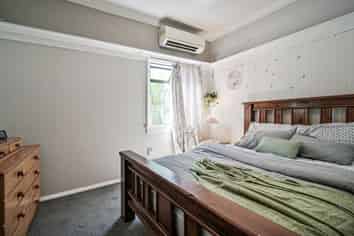 809 Duke Street, Mahora