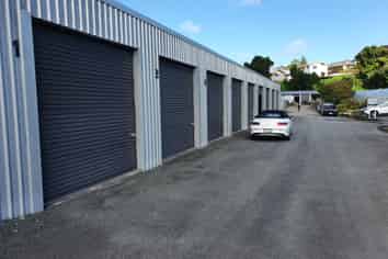 Rimu Lockup For Lease