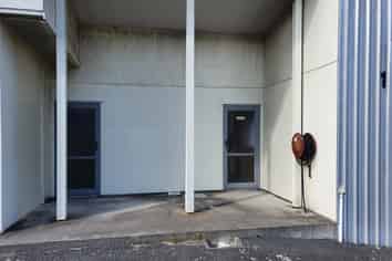 Rimu Lockup For Lease