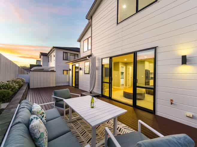 11 Bight Road, Long Bay