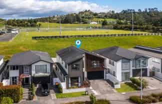 11 Bight Road, Long Bay