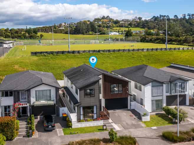 11 Bight Road, Long Bay