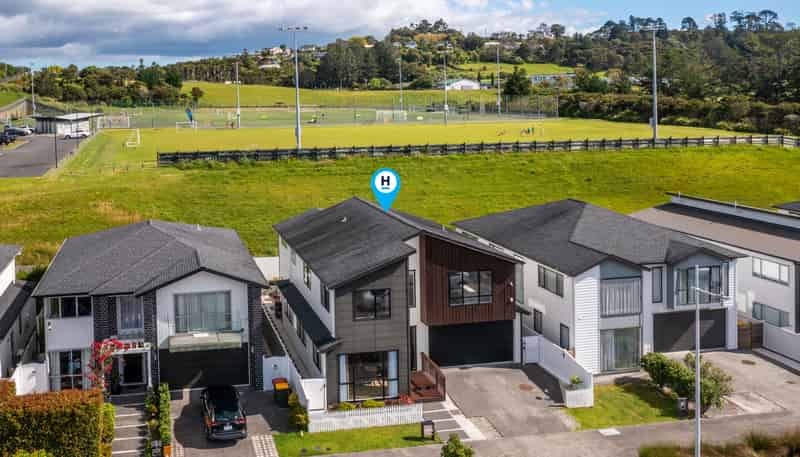11 Bight Road, Long Bay