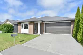 8 Booth Way, Belfast