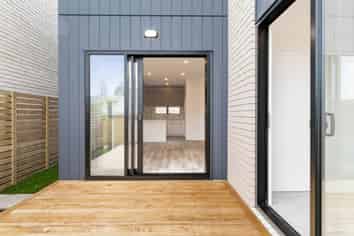 2/9 Helvetia Road, Pukekohe