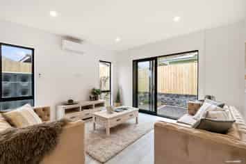 4/9 Helvetia Road, Pukekohe