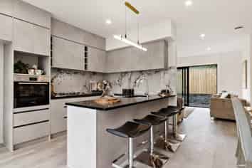 4/9 Helvetia Road, Pukekohe