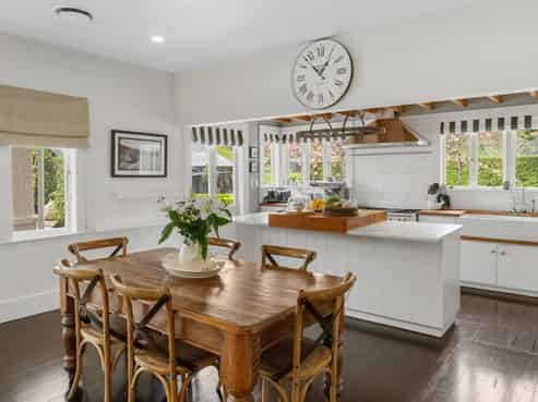 132 South Manakau Road , Manakau