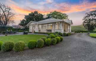 132 South Manakau Road , Manakau