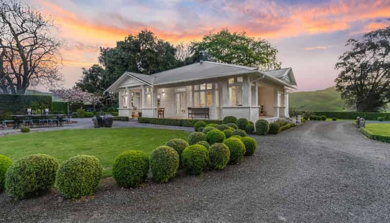 132 South Manakau Road , Manakau