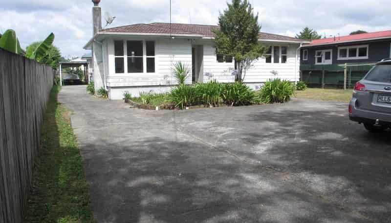 440 West Coast Road, Glen Eden