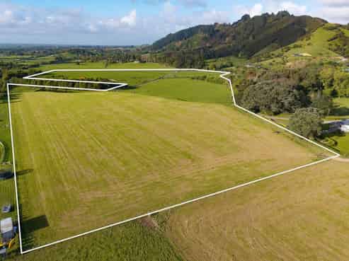 108 South Manakau Road , Manakau