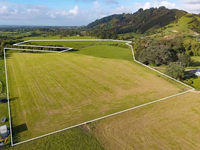 108 South Manakau Road , Manakau