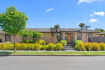 17 Sovereign Gardens, HALSWELL