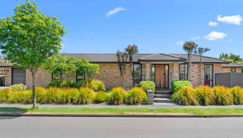 17 Sovereign Gardens, HALSWELL