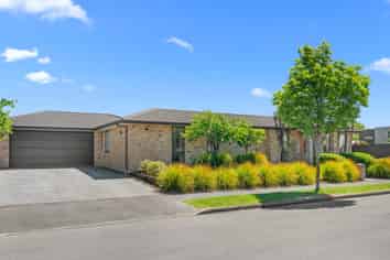 17 Sovereign Gardens, HALSWELL