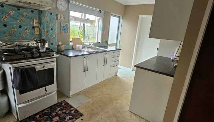 940B East Coast Road, Northcross