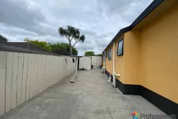 32 Rathmar Drive, Manurewa