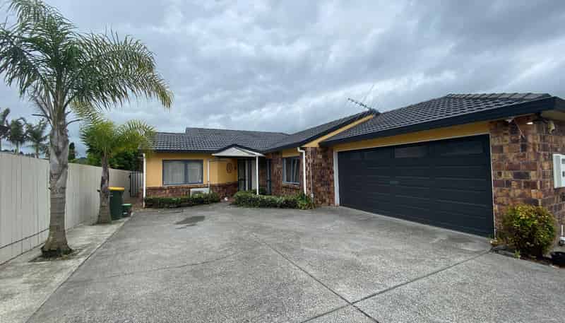 32 Rathmar Drive, Manurewa