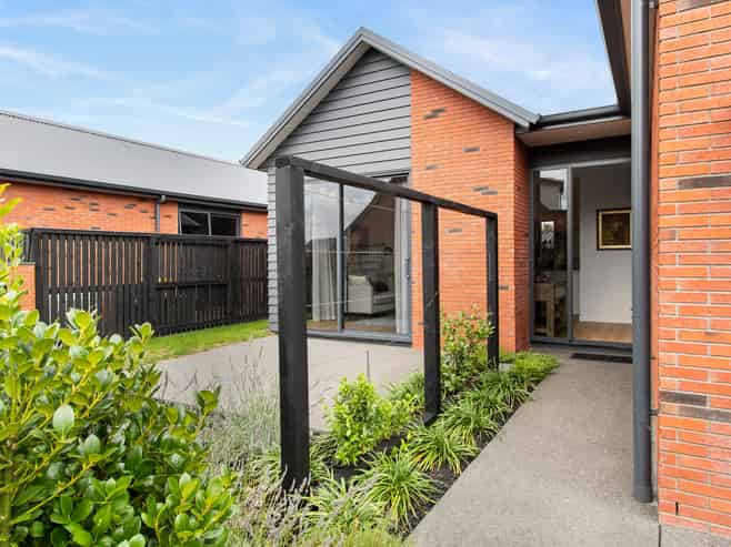 8 Garland Lane, Cambridge