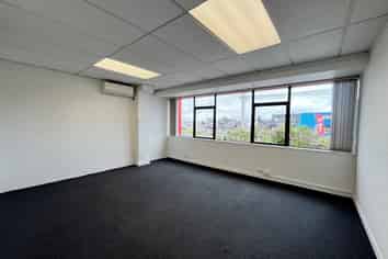 Prime office sublease – Wairau Valley