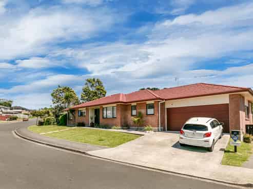 63 Claverdon Drive, Massey