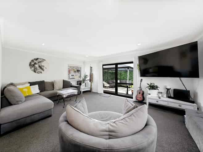 63 Claverdon Drive, Massey