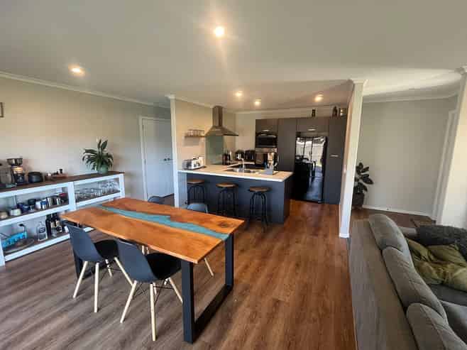 192 Bridge Street, Bulls