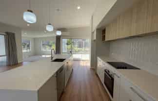 37 Pohutukawa Drive, Eskdale