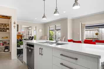 11 Cheyne Road, Pyes Pa