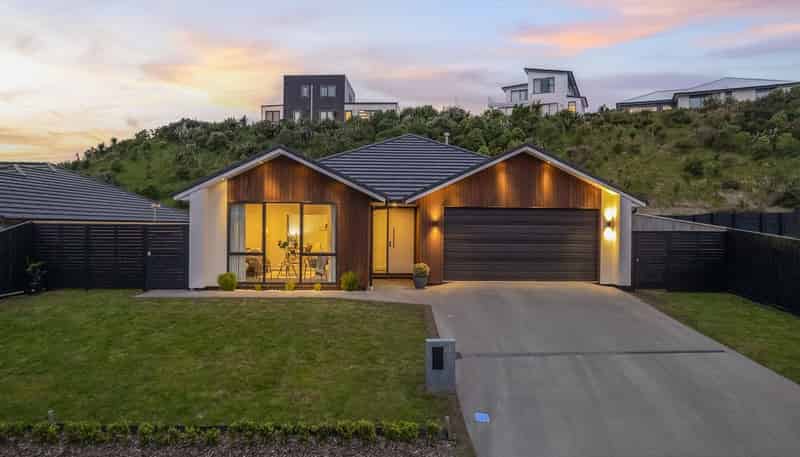 22 Queen Charlotte Drive, Aotea