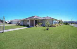 55 Pohutukawa Parade, Riverhead