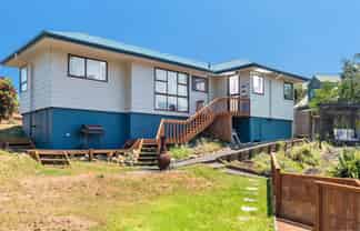 2 Ocean View Road, Port Waikato