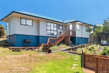 2 Ocean View Road, Port Waikato