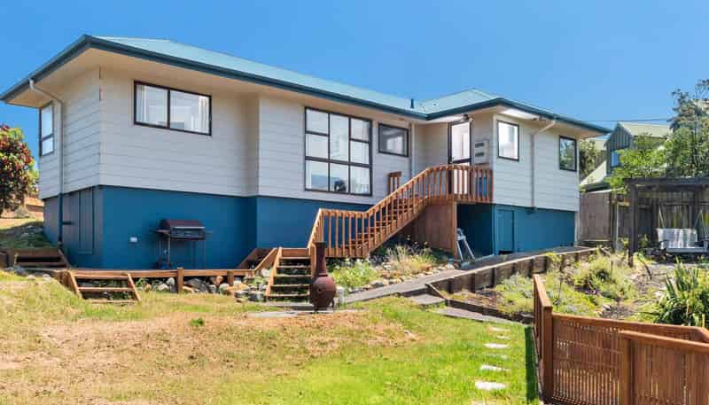 2 Ocean View Road, Port Waikato