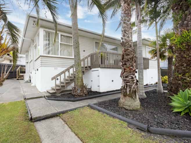 70 Barrys Road, Glendene