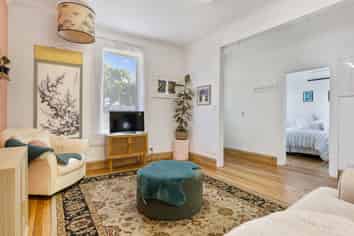 905 Willowpark Road North, Mayfair