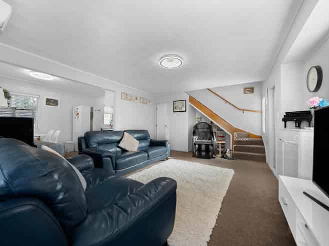 2/116 Bradbury Road, Highland Park