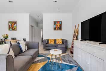 5 Eaves Bush Parade, Orewa