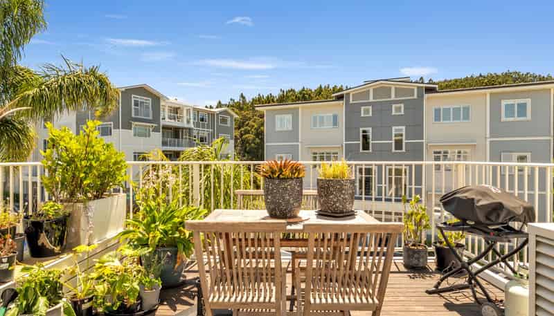 5 Eaves Bush Parade, Orewa