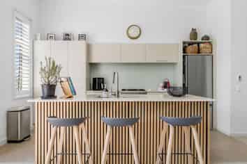 5 Eaves Bush Parade, Orewa