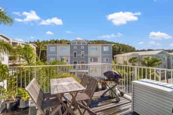 5 Eaves Bush Parade, Orewa