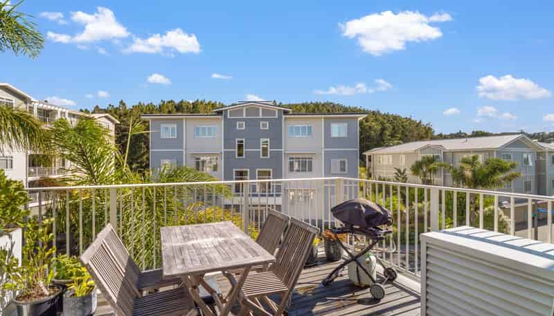 5 Eaves Bush Parade, Orewa
