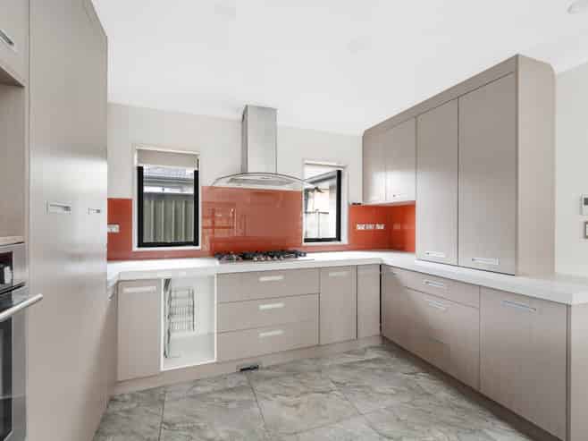 6 Springside Drive, Flat Bush